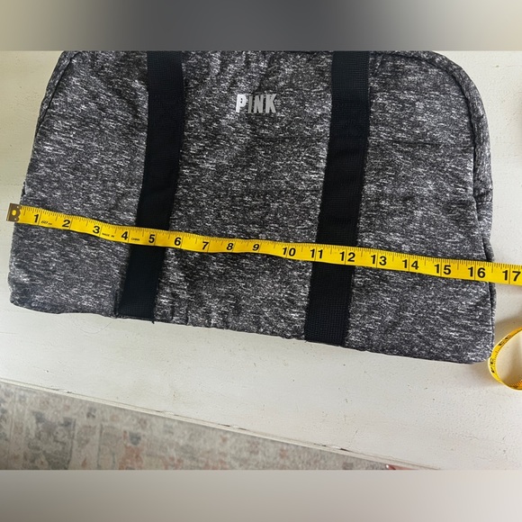 Victoria’s Secret Pink Marl Gray Quilted Duffle Bag Reflective Logo NWT - Picture 4 of 6